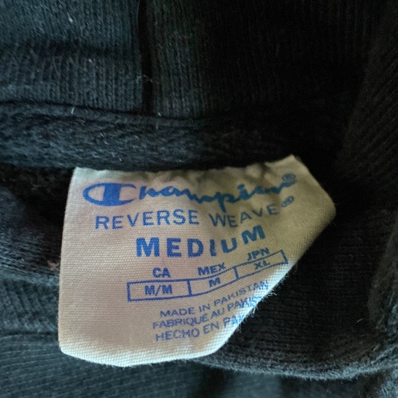 Champion Hoodie. - Picture 6 of 6